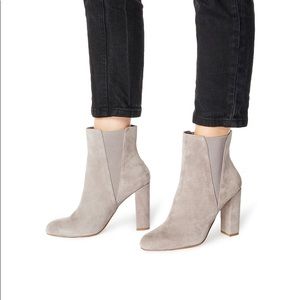 *Final price* STEVE MADDEN Soft Gray Suede Ankle Boots